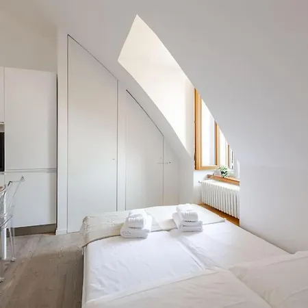 Casa Moderna A Due Passi Da China Town E Metro